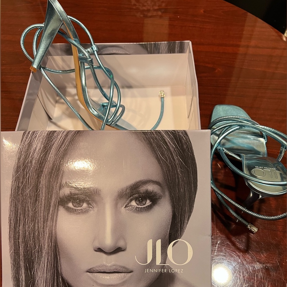 JLO Blue Strappy Heels, new in box, size 8.5 - Picture 2 of 8